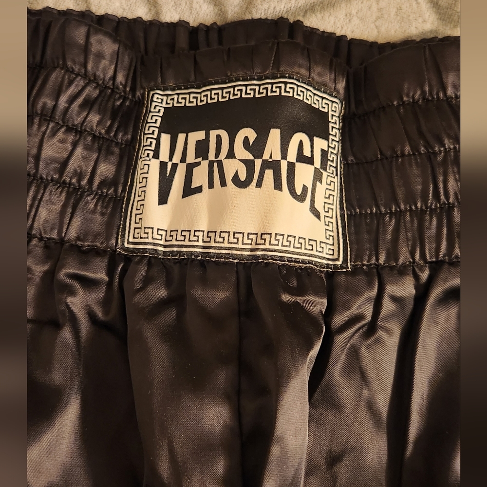 Versace shorts - Picture 3 of 4